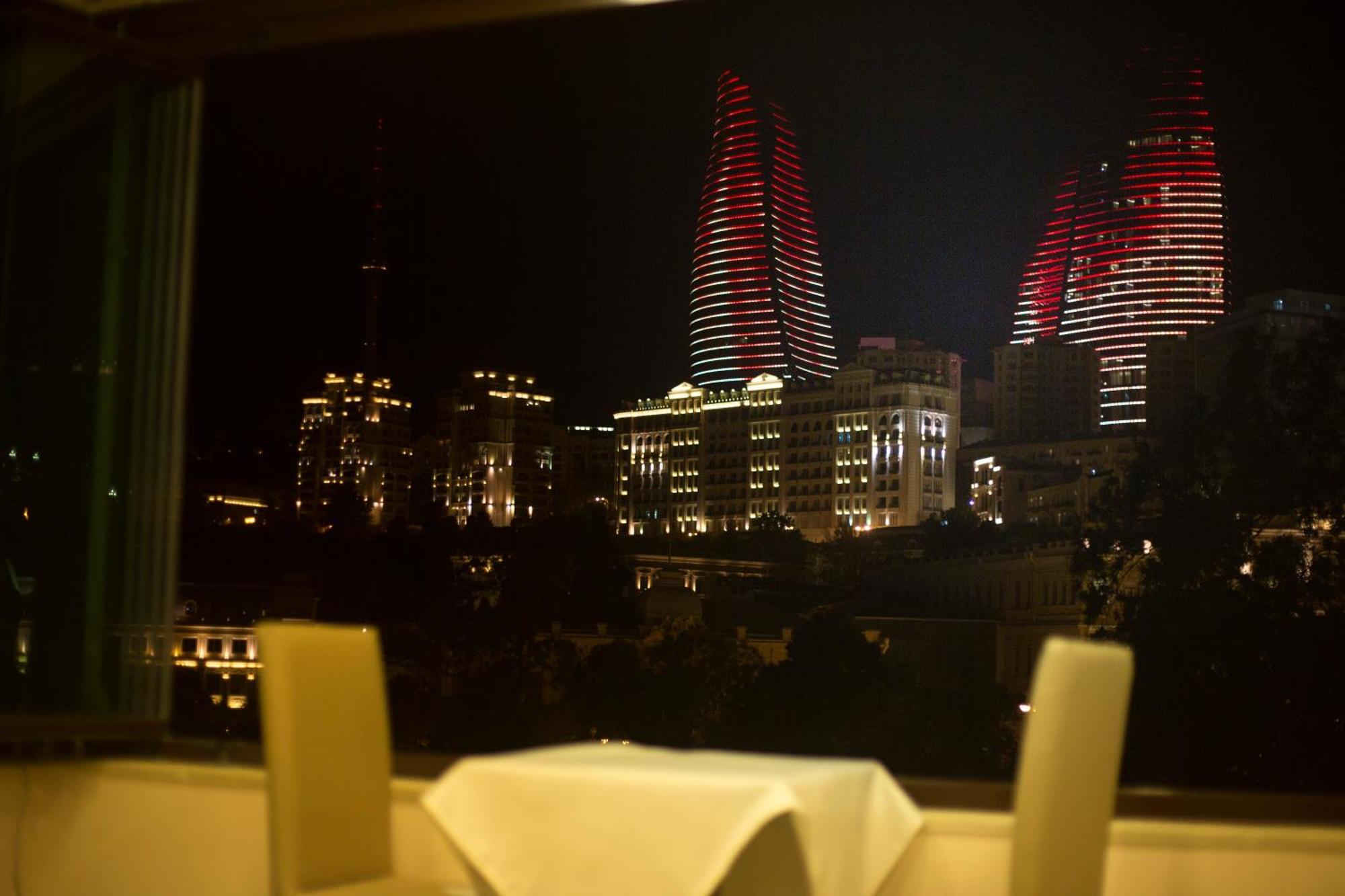 Town Gates Hotel Баку Екстериор снимка